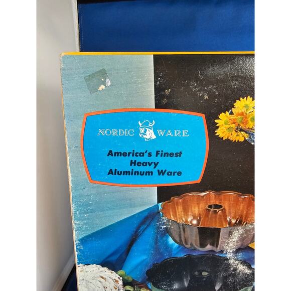 Vintage/NOS Nordic Ware #50335 Avocado Aluminum Bundt Pan - Picture 2 of 5